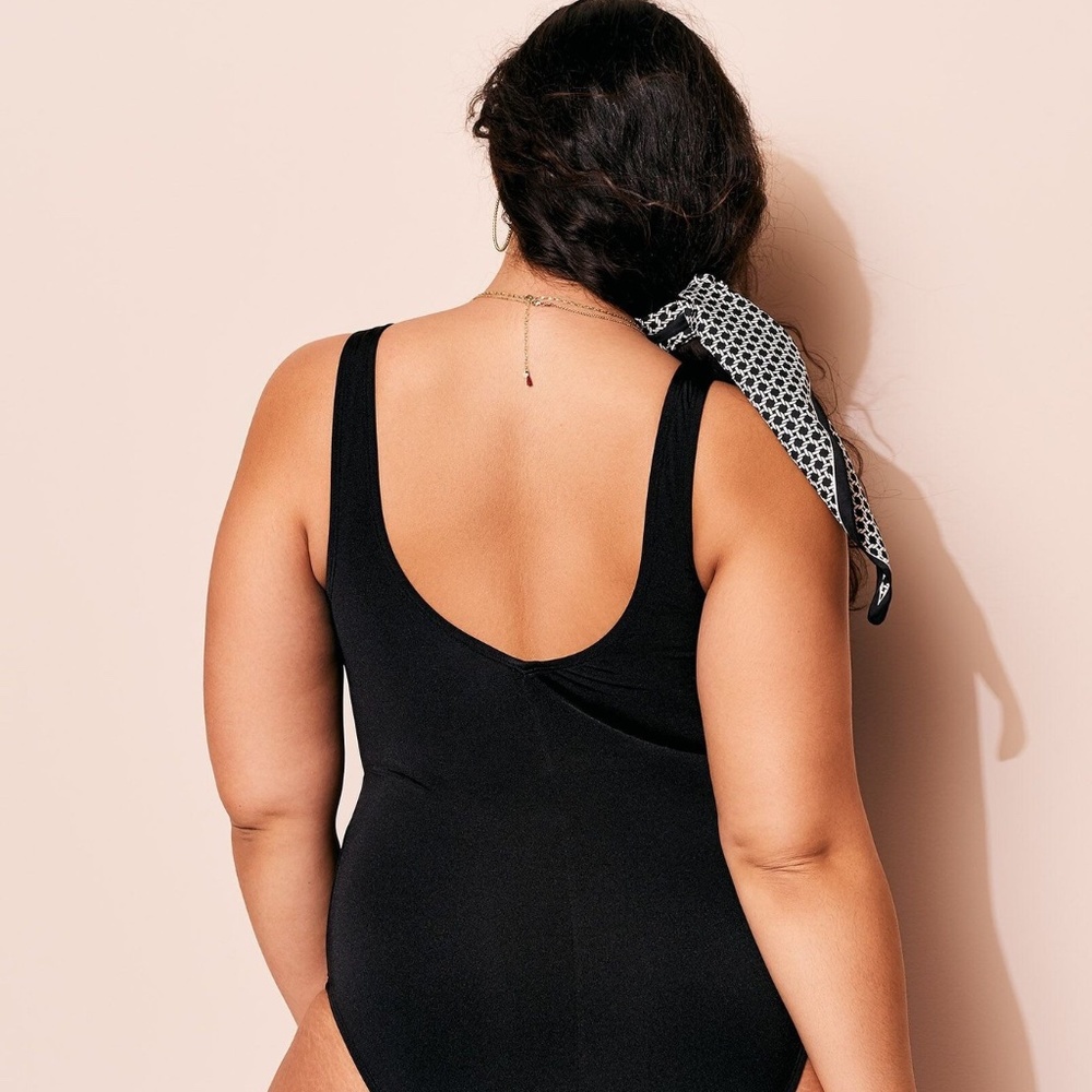 Contour Plus Knot Front V-Neck Mesh Sides Black One Piece Swim - Picture 9 of 12